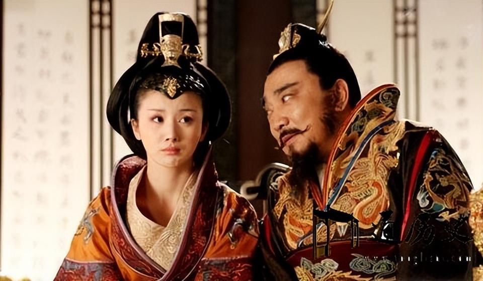 好听的句子唯美短句,形容七月的唯美句子,七夕句子:旋转木马是这世上最残酷的游戏,彼世界上最残酷的监狱