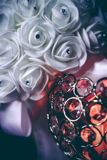 豪办3场婚礼,13枚婚戒,老公全球最帅,贝嫂维多利亚有多厉害?(世界上最牛的男人有39个老婆)