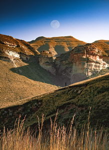 中国最危险悬崖村,中国的悬崖村